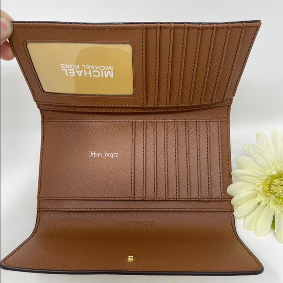 Michael Kors JST Large Trifold Wallet - Picture 9 of 10